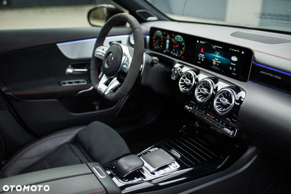 Mercedes-Benz CLA AMG 45 S 4-Matic 8G-DCT - 36