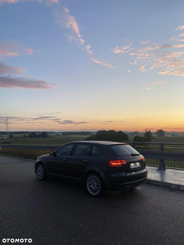Audi A3 Sportback 1.6 TDI DPF Ambiente - 6