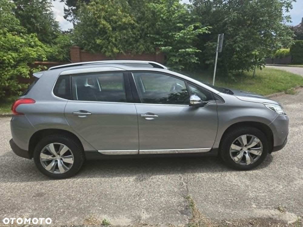 Peugeot 2008 1.2 Pure Tech Style EU6 - 5