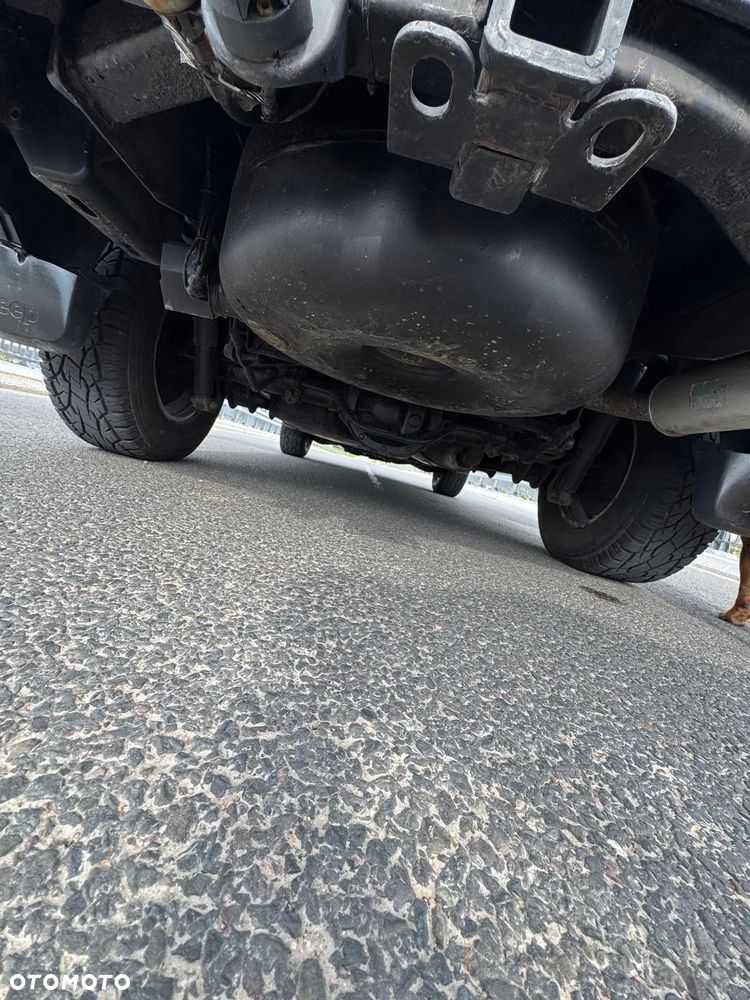 Jeep Liberty 3.7 4x4 - 27