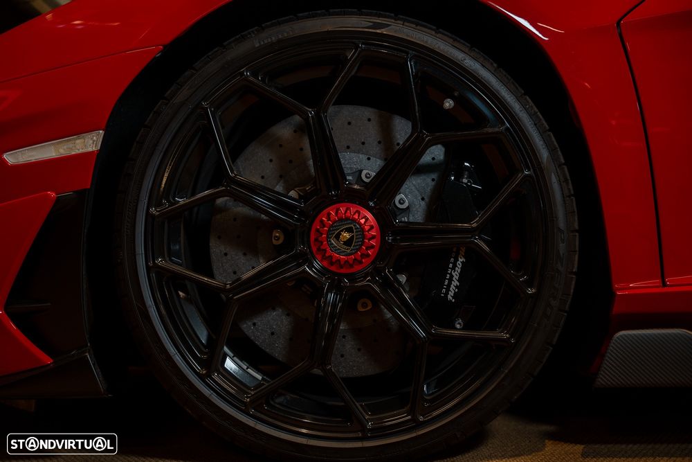 Lamborghini Aventador SVJ - 30