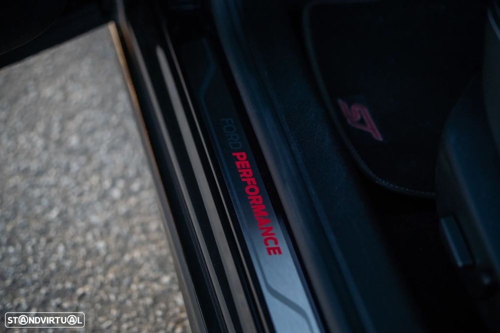 Ford Focus 2.3 EcoBoost ST3 - 14