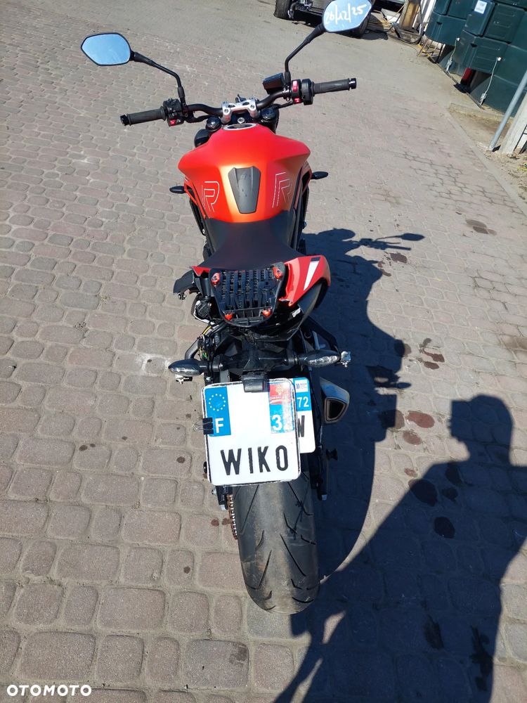 Triumph Street Triple - 4