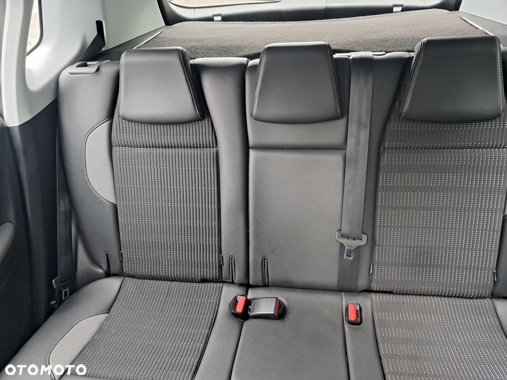 Peugeot 2008 1.6 BlueHDi Allure - 18