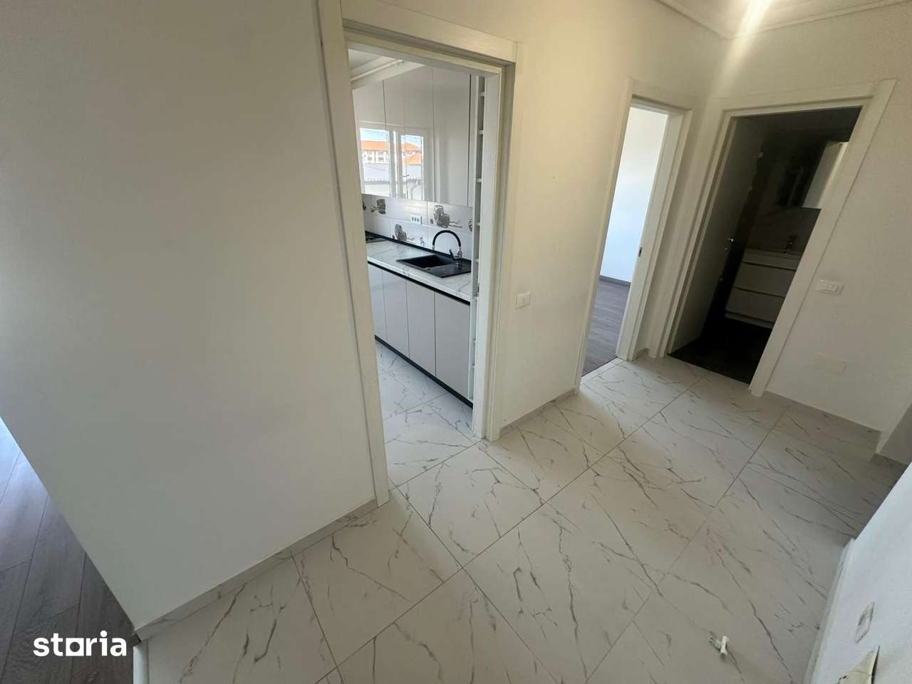 AP. 2 CAMERE- BUCATARIE INCHISA, BLOC NOU, CENTRALA PROPRIE - Imagine principală: 3/8