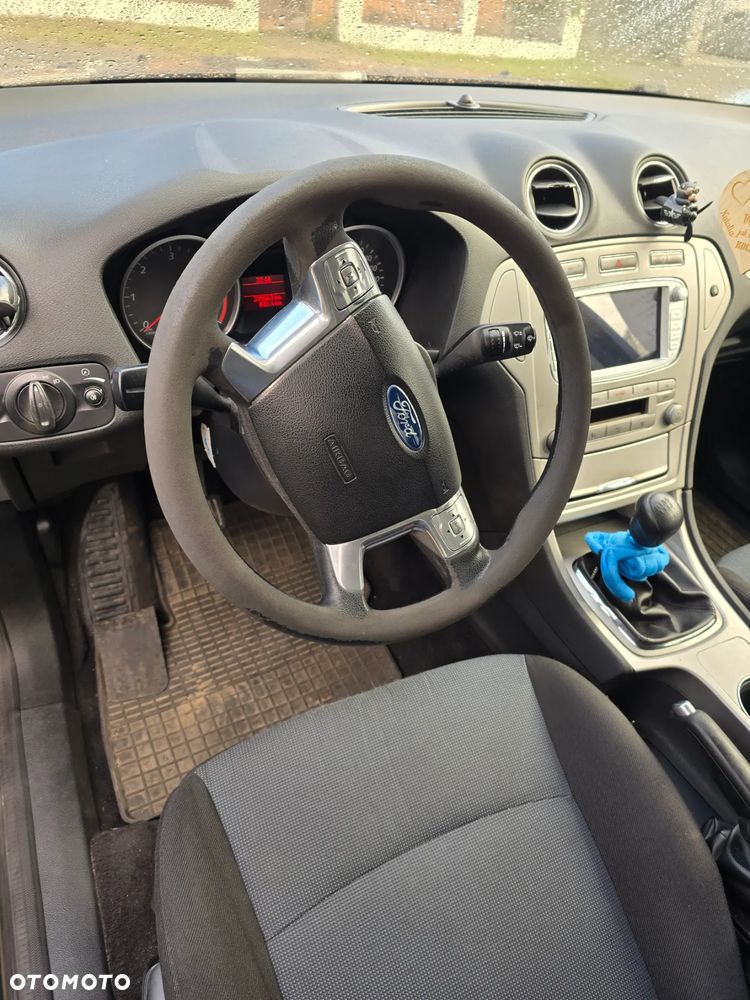 Ford Mondeo 1.8 TDCi Ambiente - 14