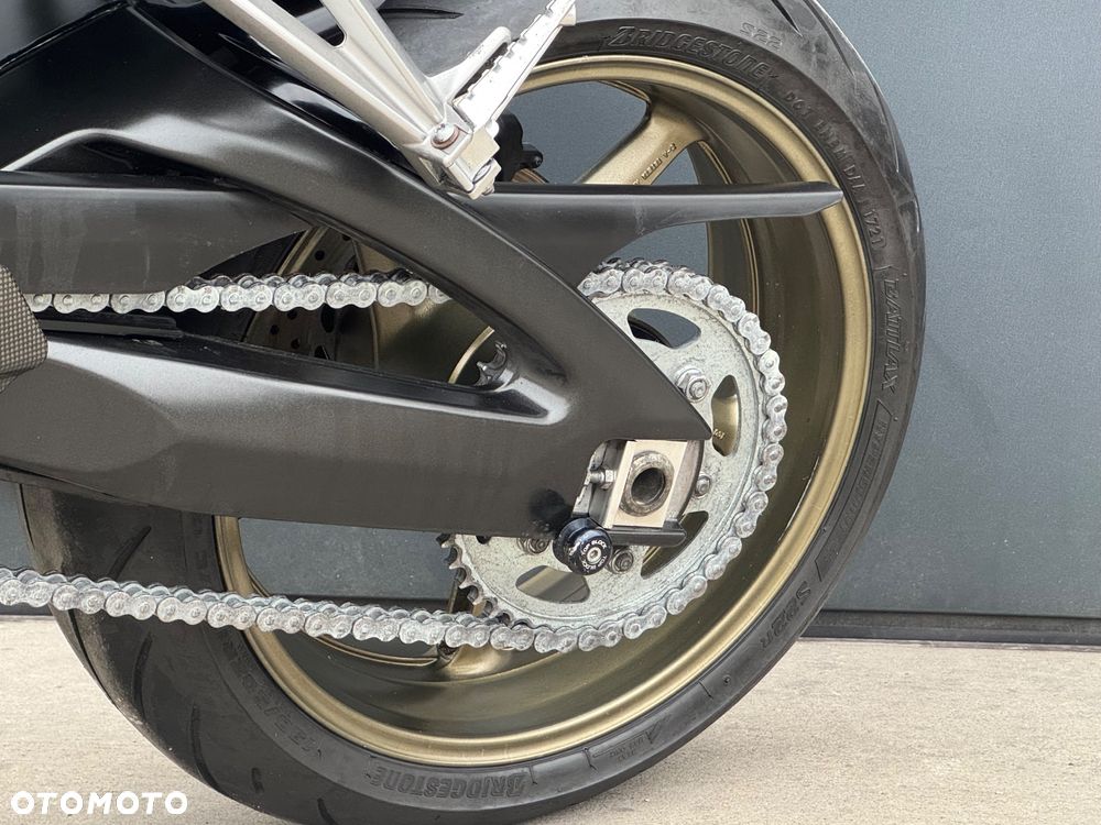 Yamaha FZ - 32