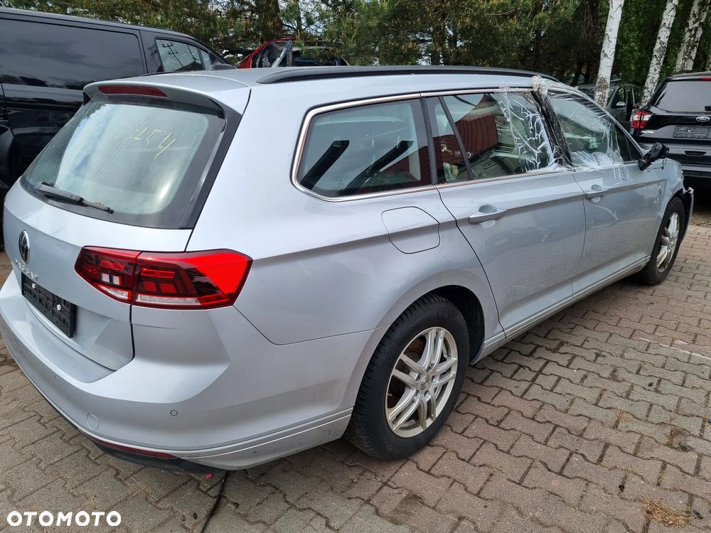 Volkswagen Passat Variant 2.0 TDI (BlueMotion Technology) Highline - 4