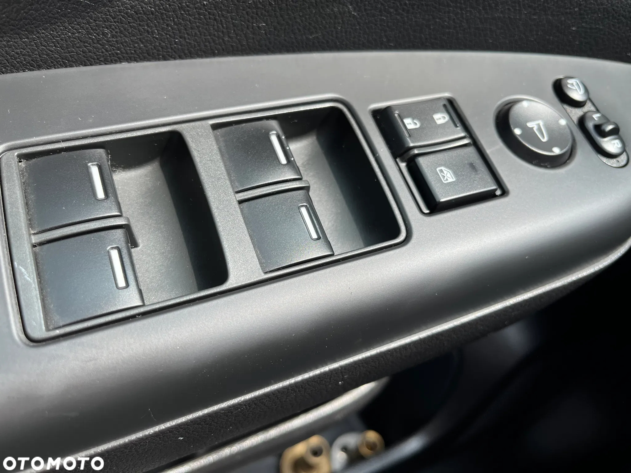 Honda CR-V 2.0 Elegance Plus (Honda Connect+) / (2WD) - 19