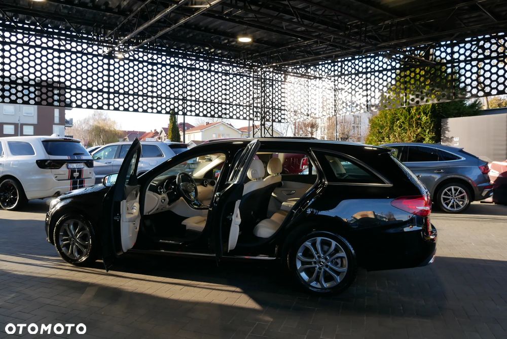 Mercedes-Benz Klasa C 200 4-Matic 9G-TRONIC - 6