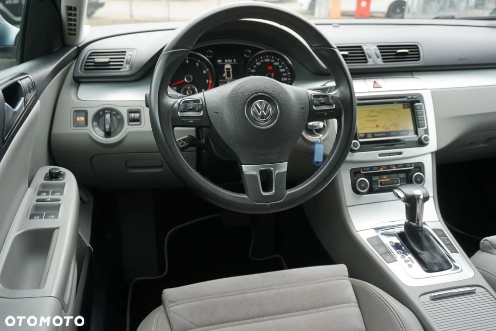 Volkswagen Passat 3.2 V6 FSI 4Mot Highline DSG - 13