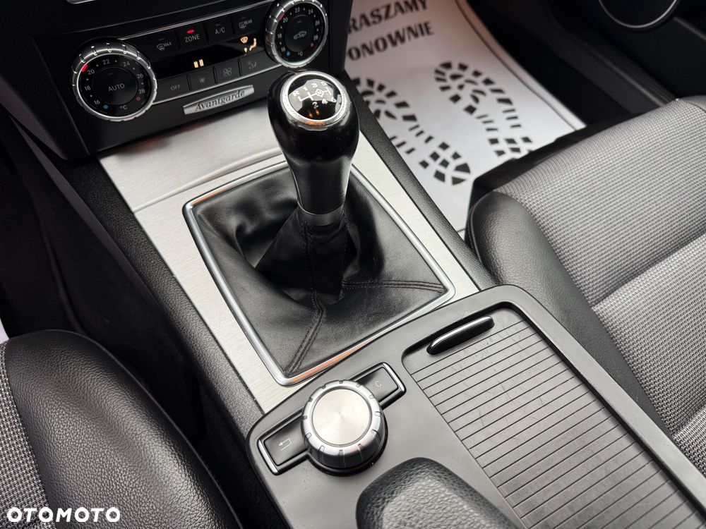 Mercedes-Benz Klasa C 180 CGI BlueEff Avantgarde - 19