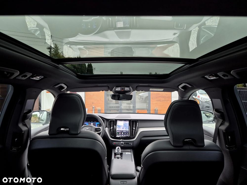 Volvo XC 60 T6 Plug-In Hybrid AWD Plus Black Edition - 12