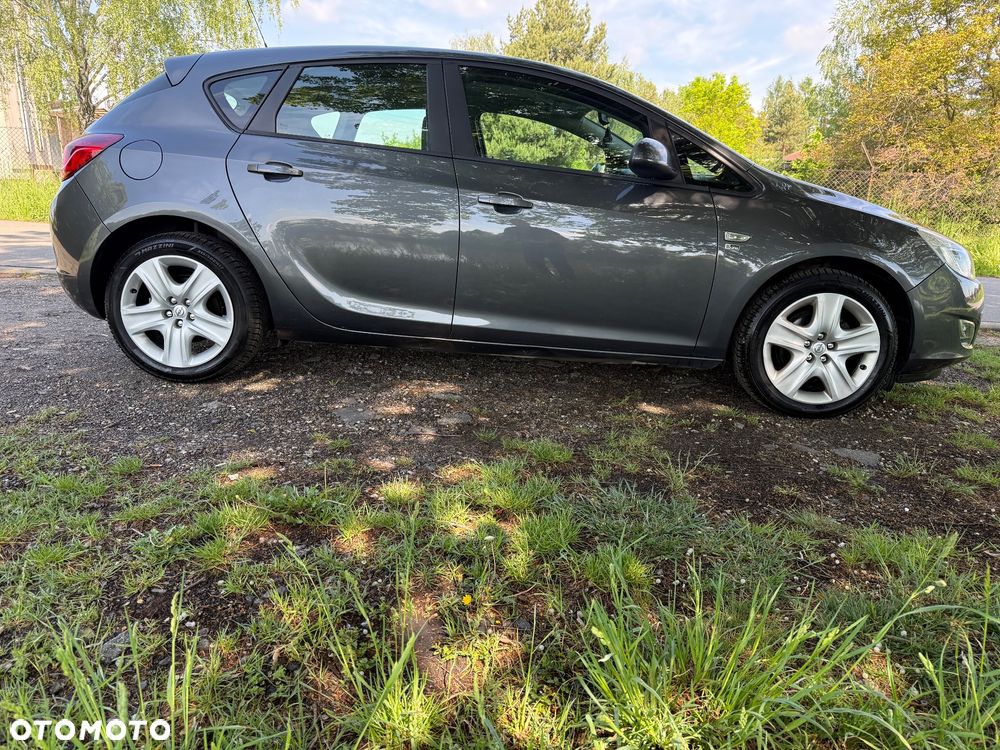 Opel Astra 1.6 Cosmo - 31