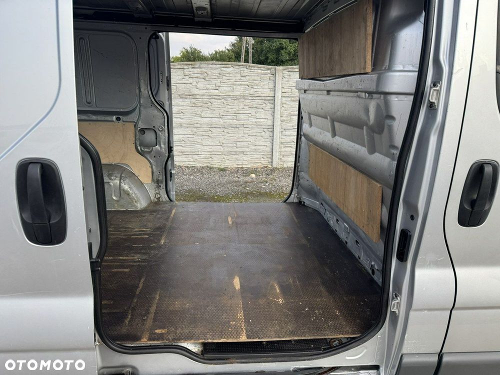 Nissan Interstar - 14