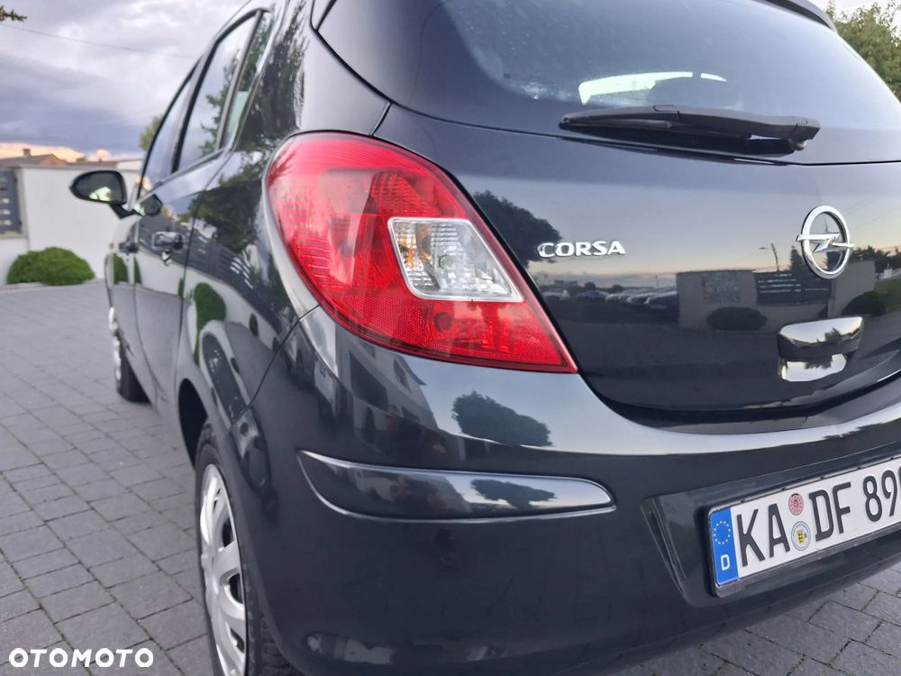 Opel Corsa 1.2 16V Cosmo - 21