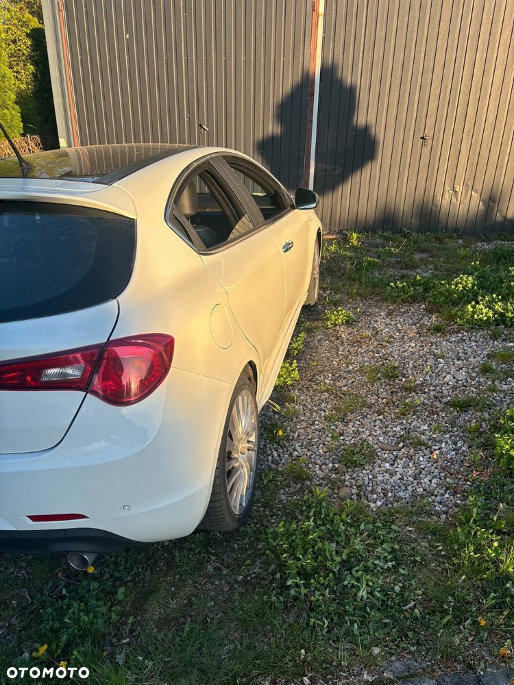 Alfa Romeo Giulietta 2011 photo 4