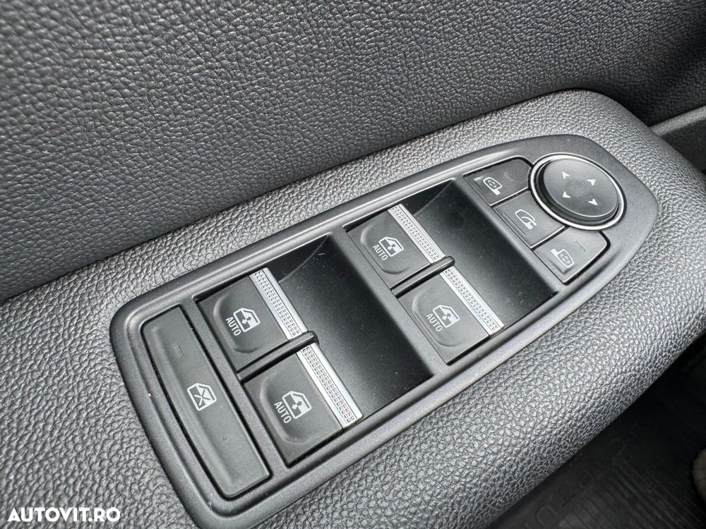 Renault Captur TCe 140 EDC Intense - 19