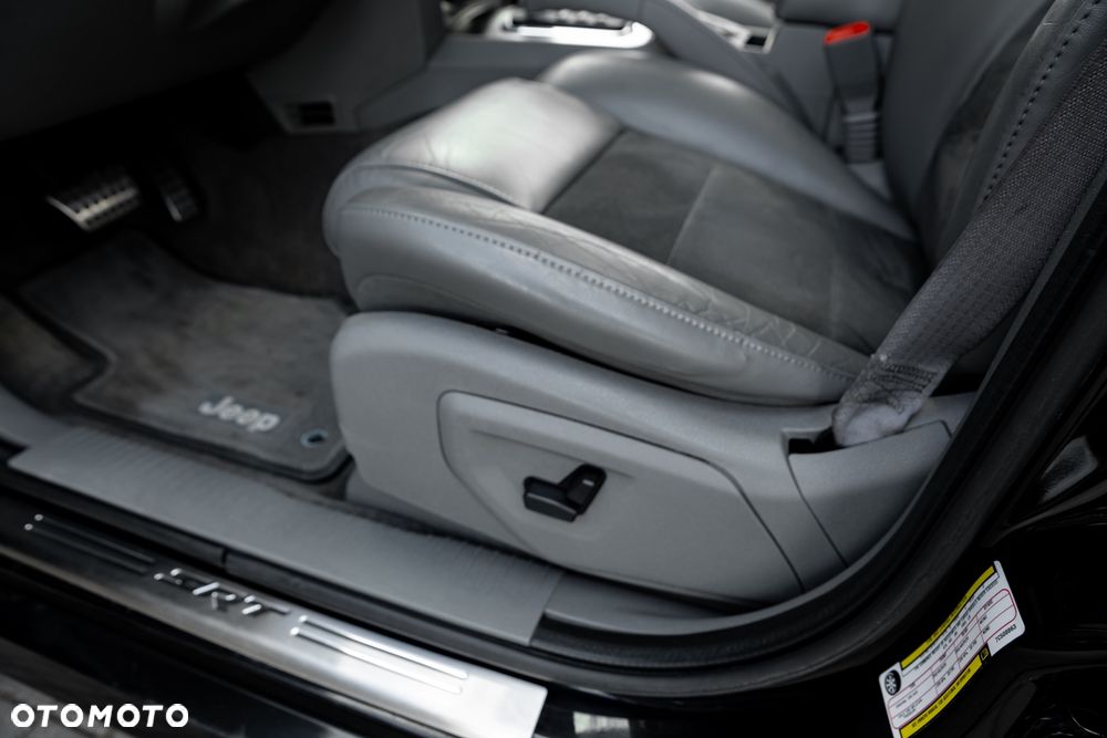 Jeep Grand Cherokee 6.1 V8 SRT8 - 16