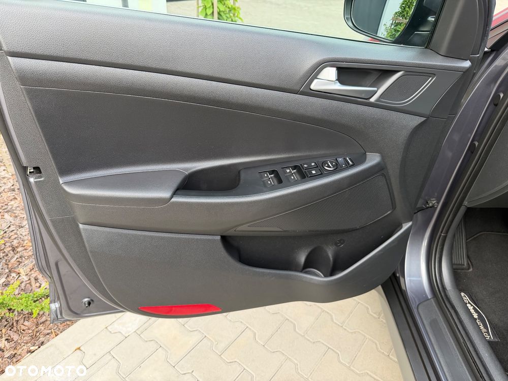 Hyundai Tucson 2.0 CRDI 4WD Automatik Premium - 23