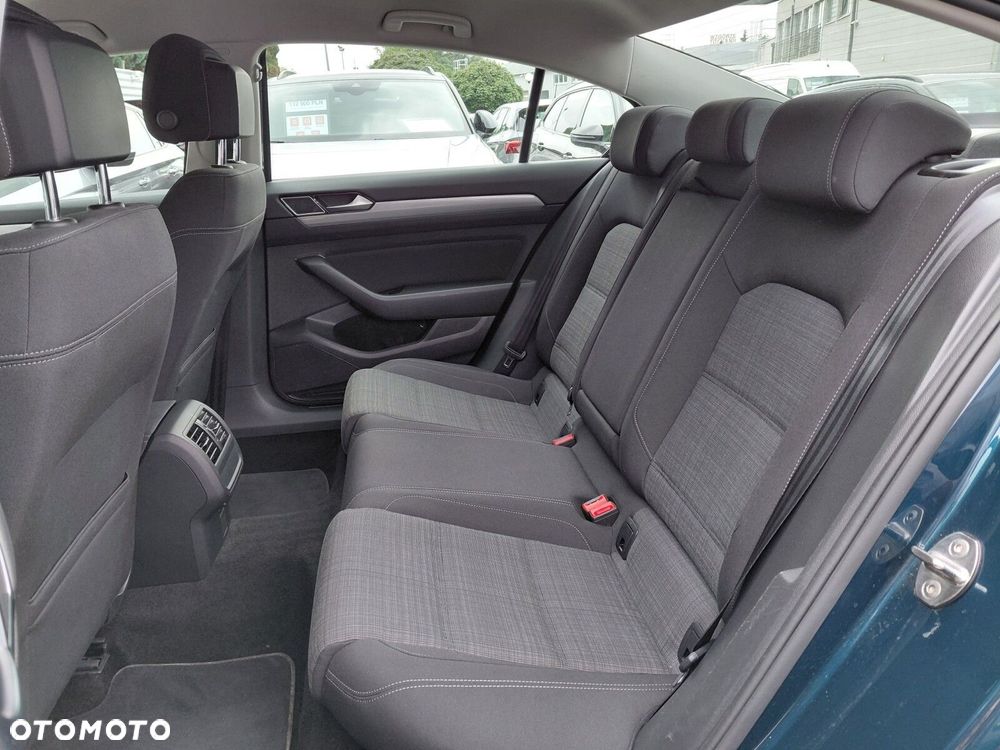 Volkswagen Passat 2.0 TDI EVO Business DSG - 27