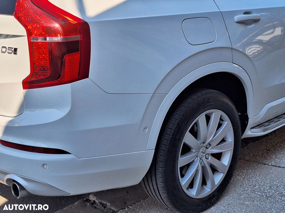 Volvo XC 90 D5 AWD Momentum - 24