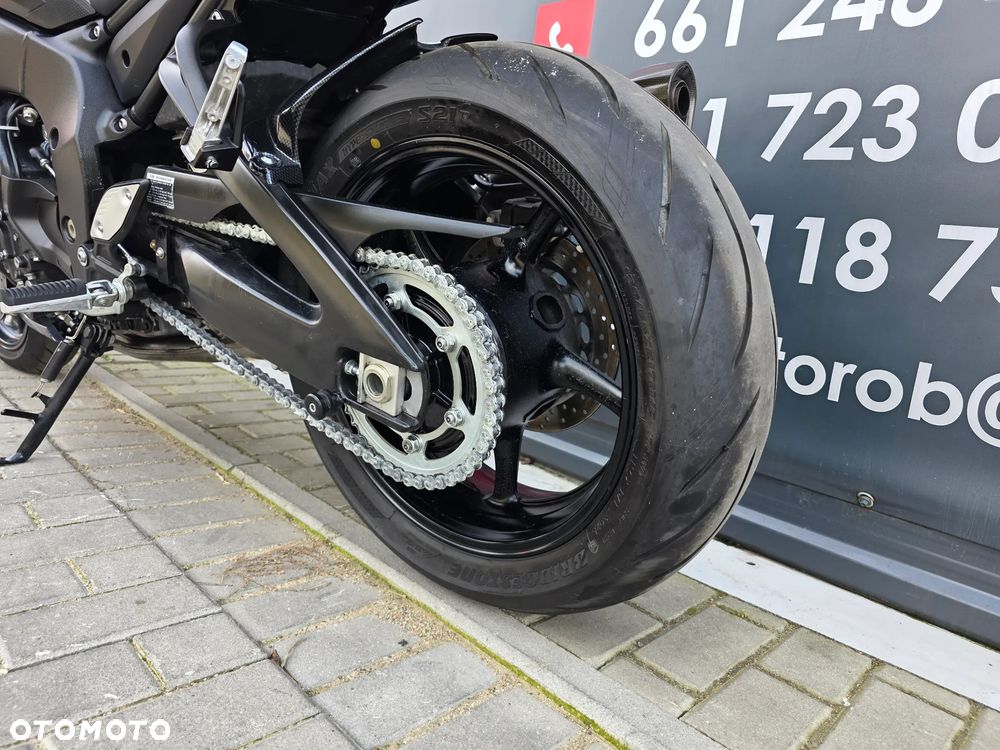Yamaha FZ8 - 7
