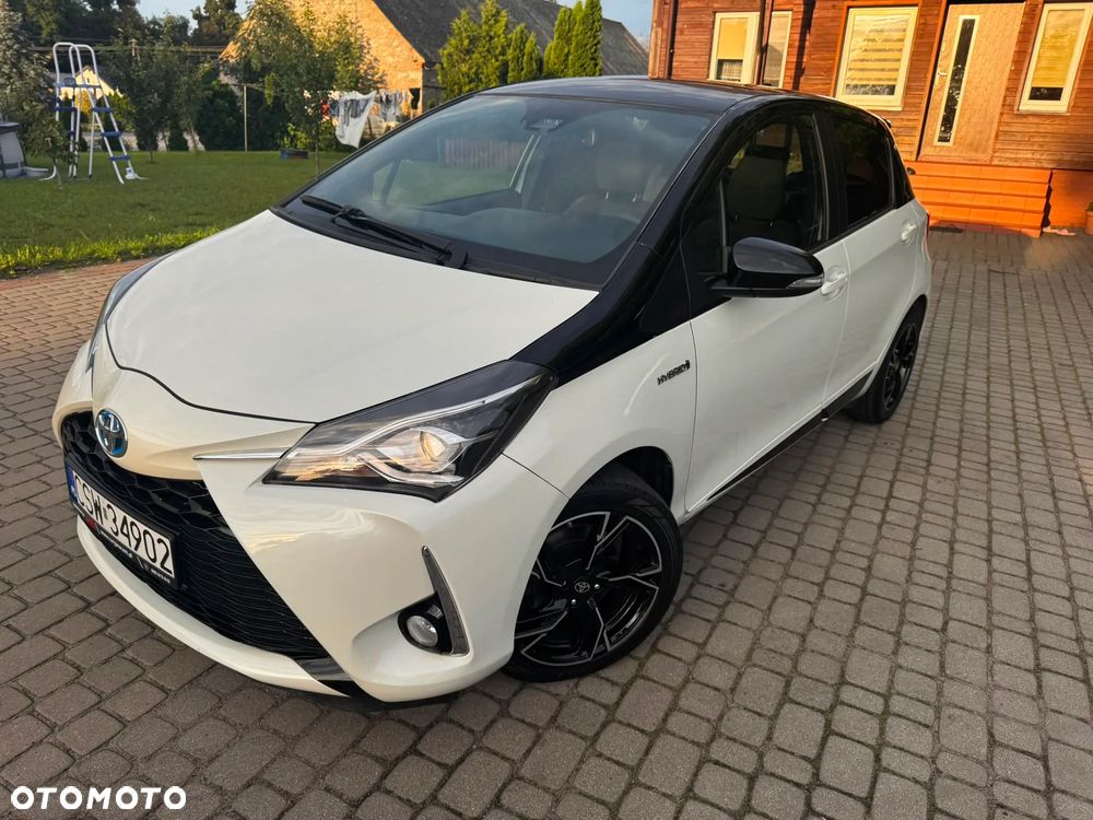 Toyota Yaris Hybrid 100 Selection - 5