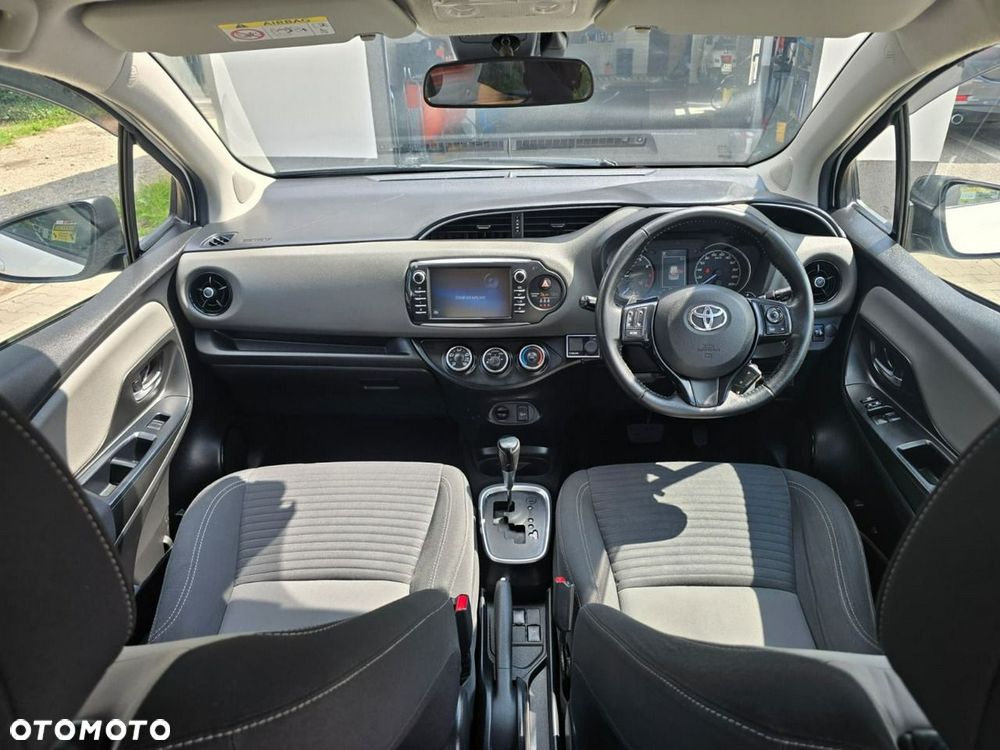 Toyota Yaris - 10