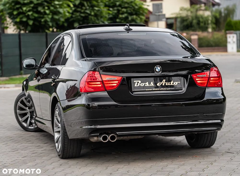 BMW Seria 3 325d DPF Touring - 8