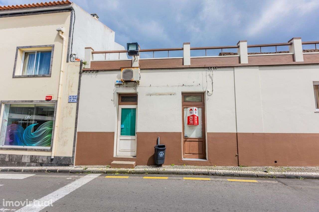 Loja no Pico da Pedra - Em frente à Igreja - Grande imagem: 2/5