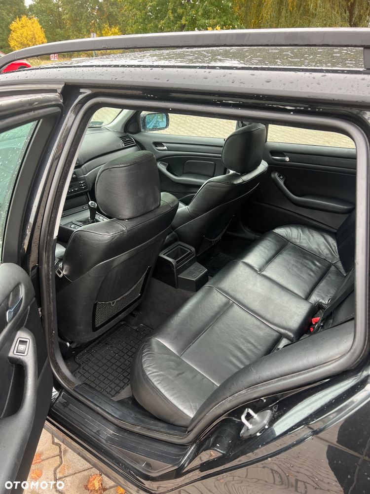 BMW Seria 3 318i Touring - 5