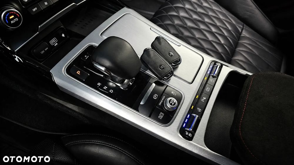 Kia Stinger 3.3 T-GDI AWD GT - 10