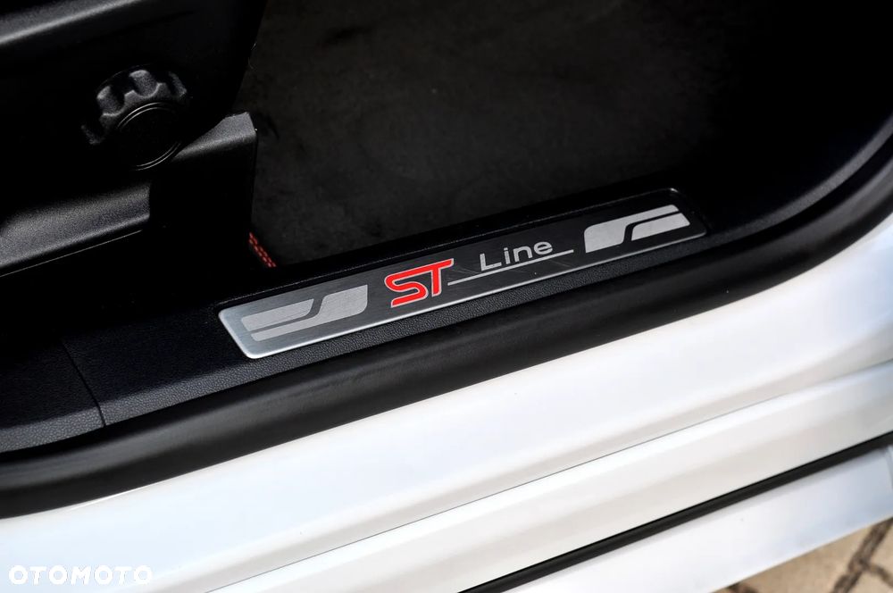 Ford Kuga 1.5 EcoBoost FWD ST-Line X - 13