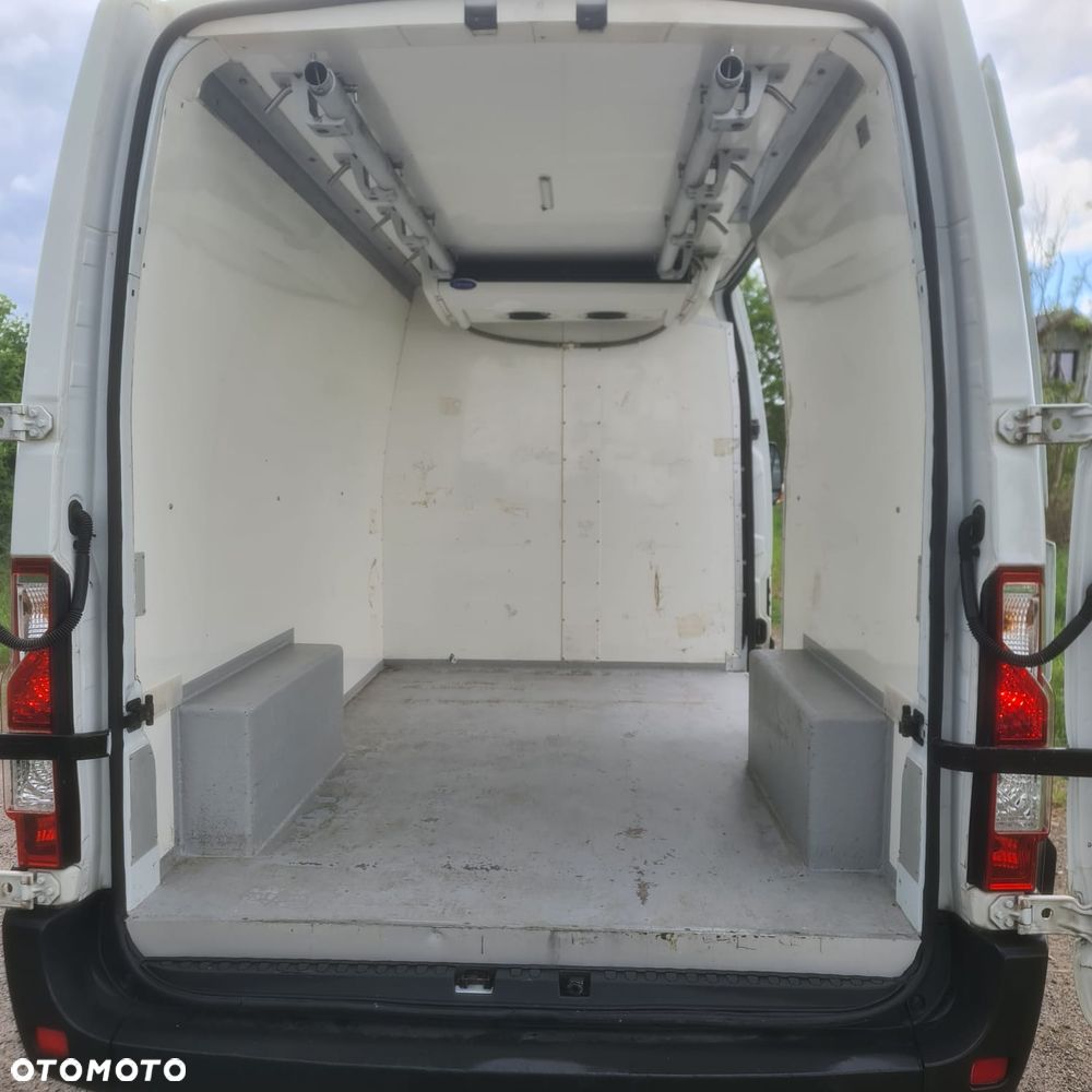Nissan NV400 - 12