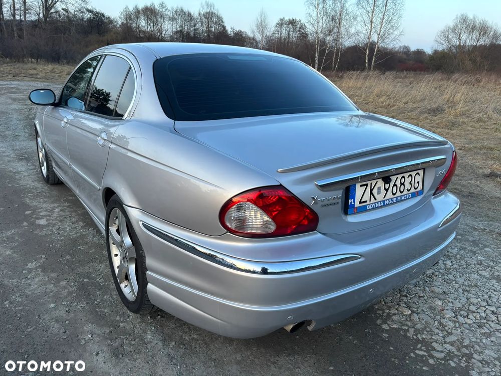 Jaguar X-Type 3.0 V6 4x4 Executive - 17
