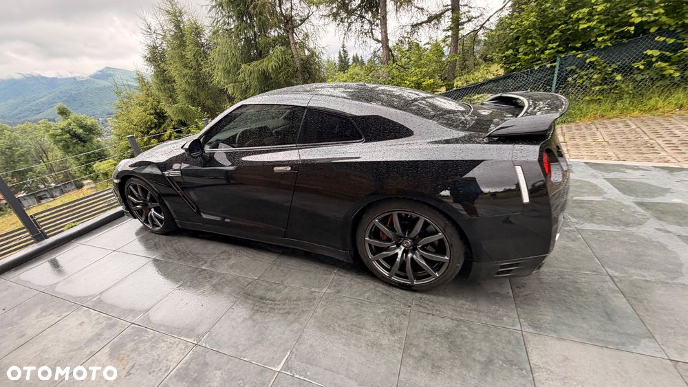 Nissan GT-R - 7