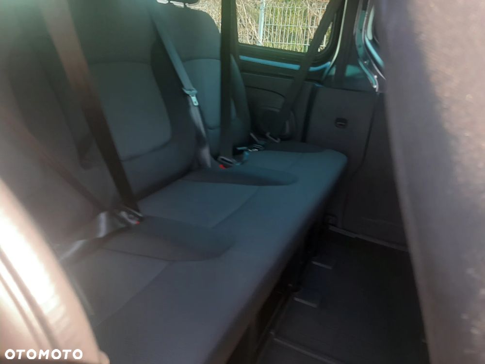 Renault Trafic 2.0 dCi - 19