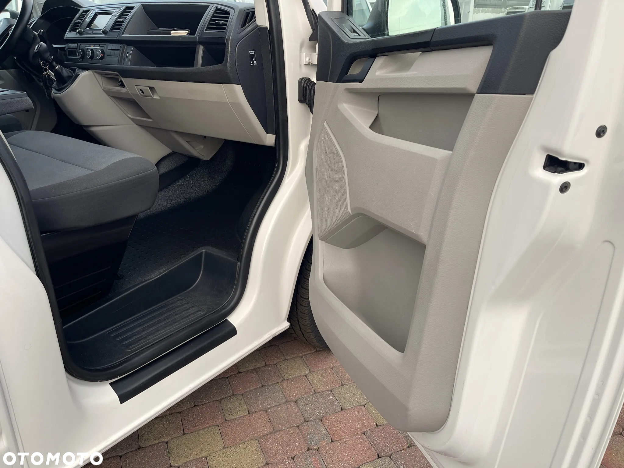 Volkswagen Transporter L2H1 Doka - 17