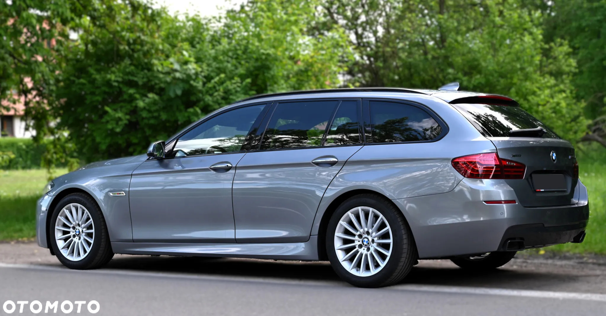 BMW Seria 5 M550d xDrive Touring Sport-Aut - 12