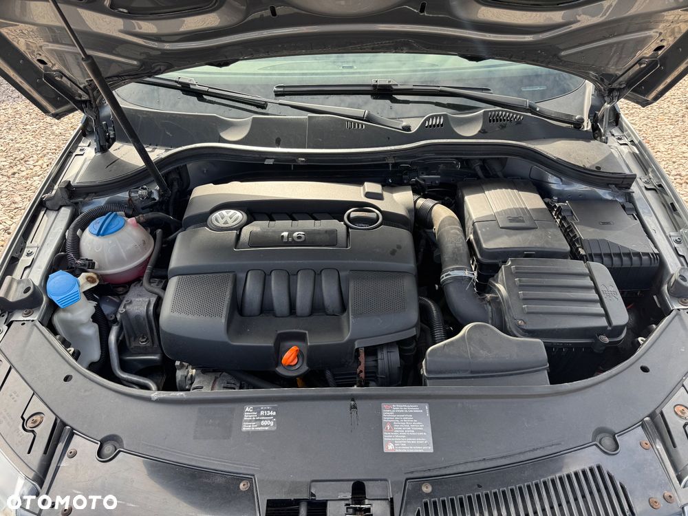Volkswagen Passat - 2