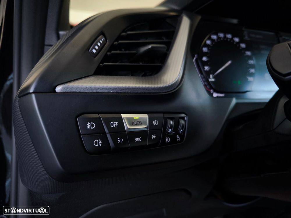 BMW 116 d Pack Desportivo M - 17