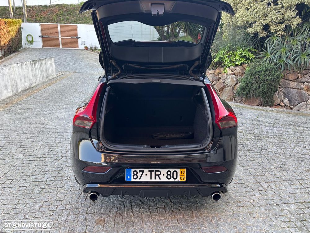 Volvo V40 D2 R Design - 10