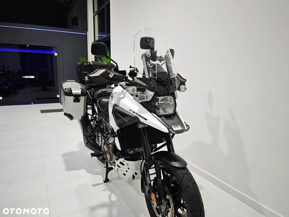 Suzuki V-STROM - 10