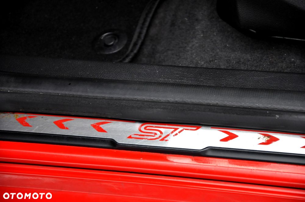 Ford Focus 2.0 EcoBoost ST mit Leder-Sport-Paket - 23