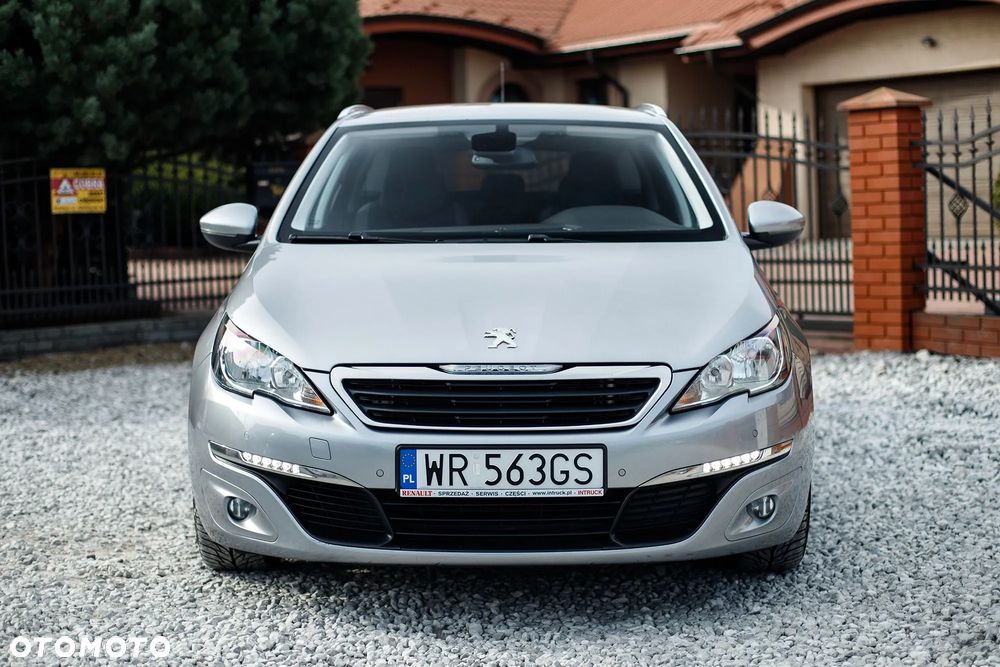 Peugeot 308 - 8
