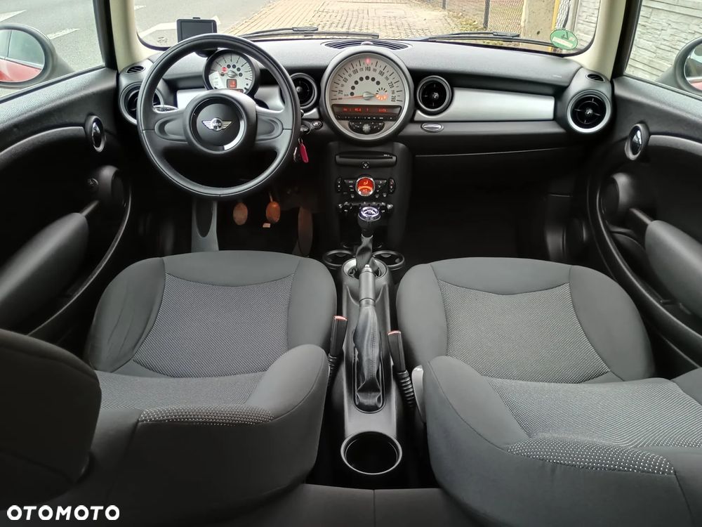 MINI Cooper Standard - 3