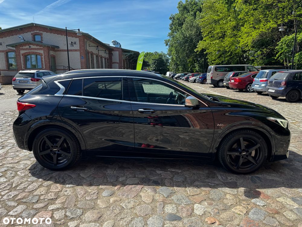 Infiniti Q30 2.0t DCT AWD Sport - 11