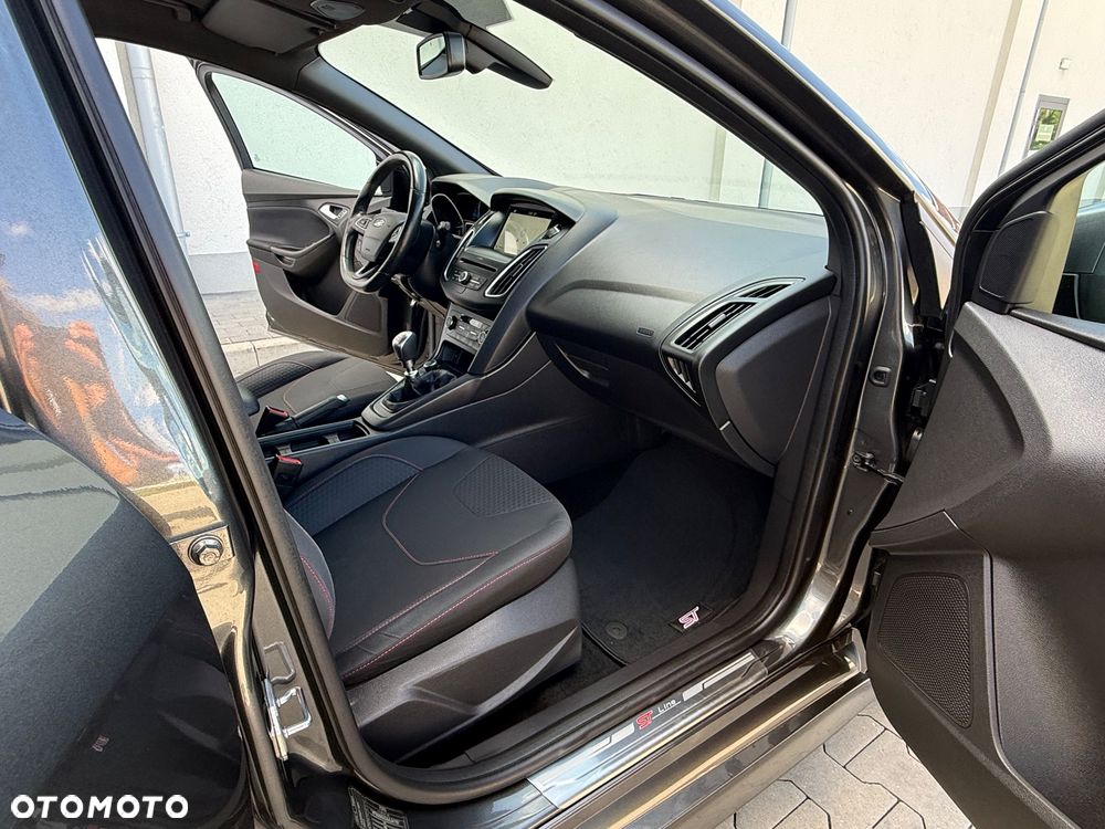 Ford Focus 1.0 EcoBoost ST-Line Black ASS - 27