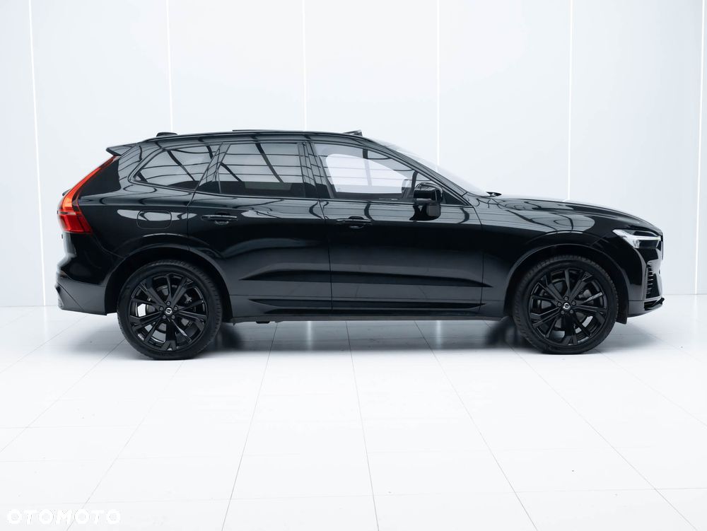 Volvo XC 60 T6 Plug-In Hybrid AWD Plus Black Edition - 3